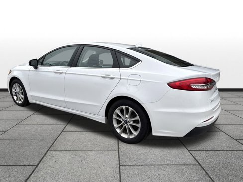Used 2019 Ford Fusion SE image 3
