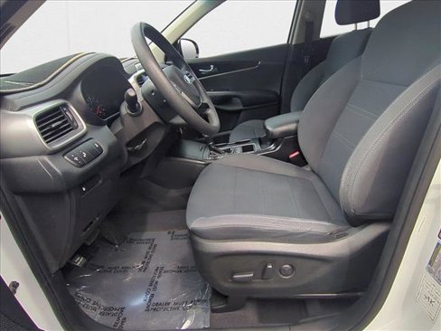 Used 2019 Kia Sorento LX image 15