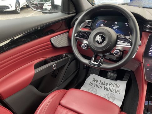 Used 2023 Maserati Grecale Modena image 41
