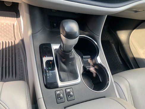 Used 2018 Toyota Highlander XLE image 14