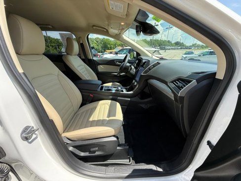 Used 2022 Ford Edge SEL w/ Convenience Package image 9