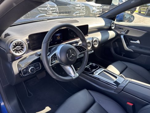Used 2025 Mercedes-Benz CLA 250 4MATIC image 9