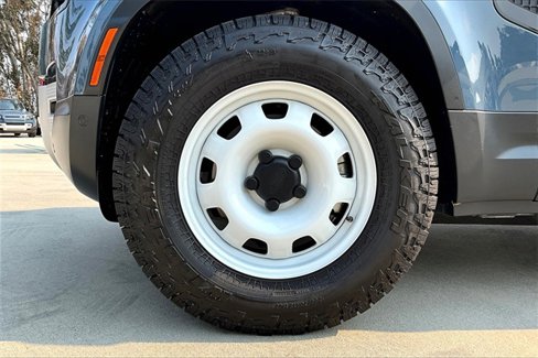 Used 2023 Land Rover Defender 110 image 8