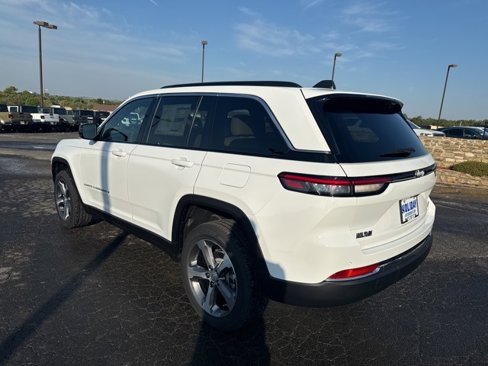 New 2025 Jeep Grand Cherokee Limited image 3