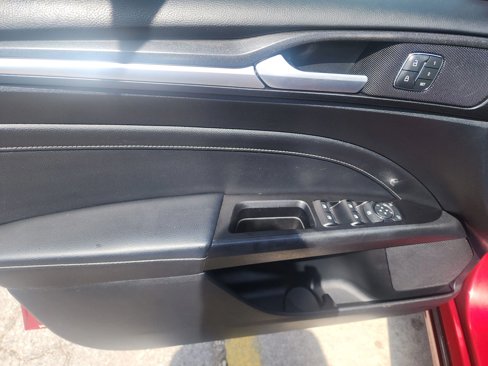 Used 2019 Ford Fusion Titanium image 12