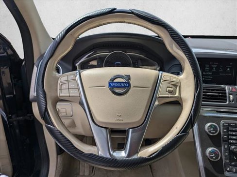 Used 2015 Volvo XC60 T5 Platinum image 13