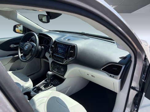 Used 2019 Jeep Cherokee Limited w/ Luxury Group image 27