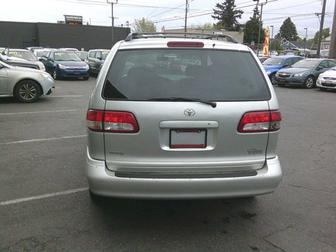 Used 2002 Toyota Sienna XLE image 12