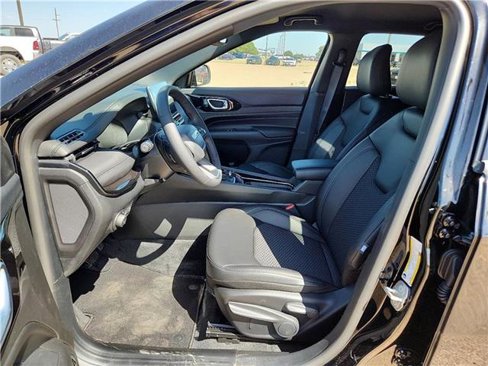 New 2025 Jeep Compass Latitude w/ Altitude Special Edition image 11