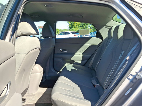 Used 2024 Hyundai Elantra SEL image 10