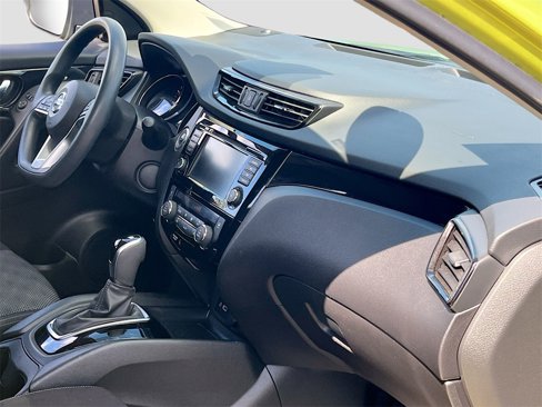 Used 2020 Nissan Rogue Sport SV image 26