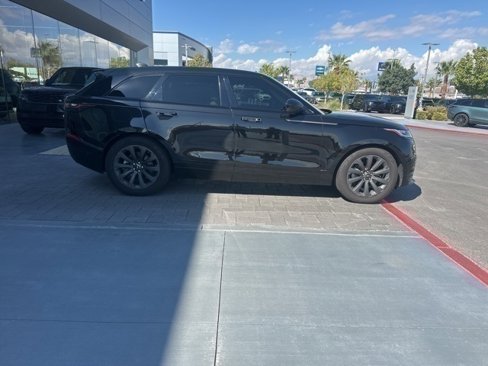 Used 2018 Land Rover Range Rover Velar R-Dynamic SE image 4
