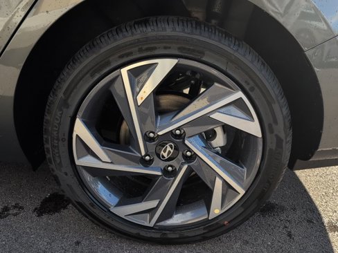 New 2025 Hyundai Elantra Sport image 25