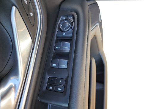 Used 2024 Chevrolet Suburban Z71 image 38