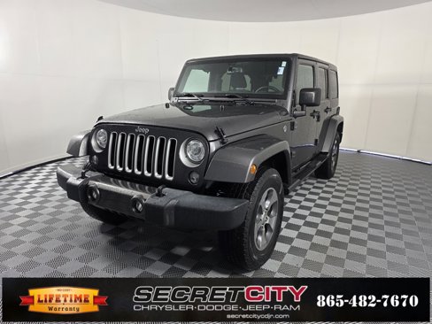 Used 2018 Jeep Wrangler Unlimited Sahara image 3