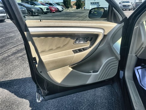 Used 2017 Ford Taurus SE image 20