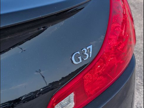 Used 2012 INFINITI G37 Journey w/ Premium Pkg image 21