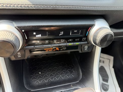 Certified 2022 Toyota RAV4 LE image 32