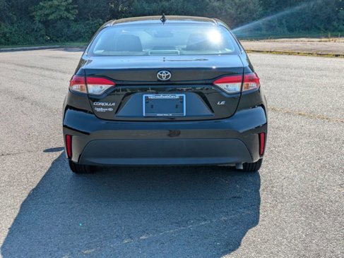Used 2023 Toyota Corolla LE image 5