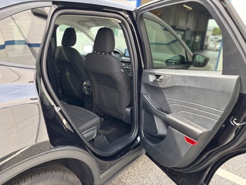 Used 2025 Ford Escape Active w/ Cold Weather Package image 18