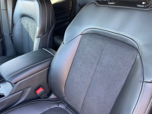 New 2025 Jeep Grand Cherokee Altitude image 22