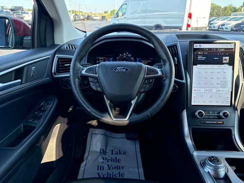 Used 2022 Ford Edge SEL image 13