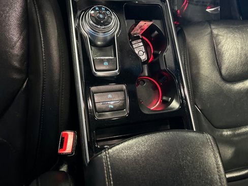 Used 2020 Ford Edge Titanium image 16
