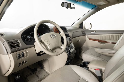Used 2004 Toyota Sienna XLE Limited image 13