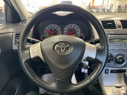 Used 2010 Toyota Corolla S image 22