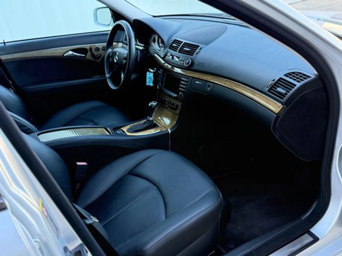 Used 2008 Mercedes-Benz E 350 Sedan image 23