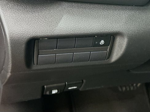 Used 2023 Nissan Kicks SR w/ SR Premium Package image 17