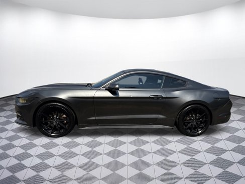 Used 2016 Ford Mustang Coupe image 6
