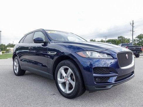 Used 2018 Jaguar F-PACE Premium image 8