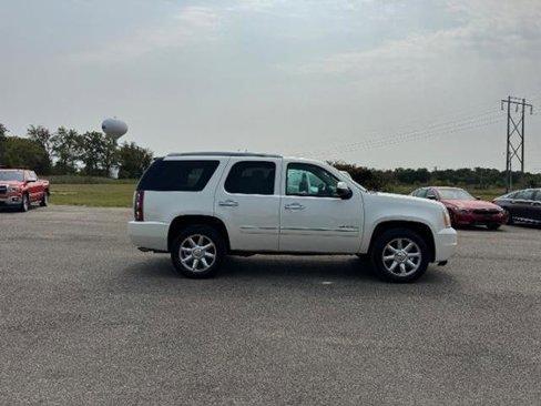 Used 2014 GMC Yukon Denali image 24