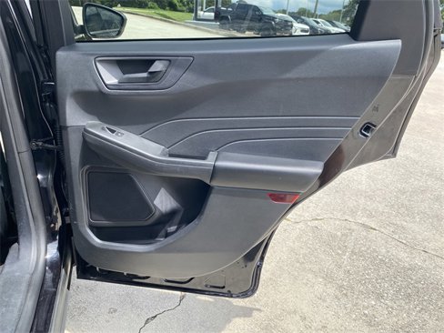 Used 2022 Ford Escape SE w/ SE Sport Appearance Package image 28