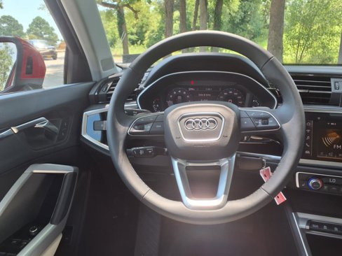 New 2025 Audi Q3 2.0T Premium image 11