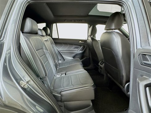 Used 2022 Volkswagen Tiguan SEL R-Line image 27