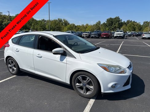 Used 2014 Ford Focus SE w/ SE Sport Package image 2