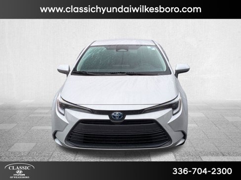 Used 2023 Toyota Corolla LE image 2