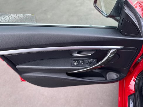 Used 2017 BMW 330i Gran Turismo xDrive image 26