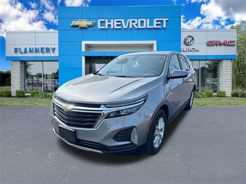 Used 2023 Chevrolet Equinox LT image 2