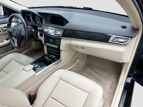Used 2016 Mercedes-Benz E 350 4MATIC Sedan image 16