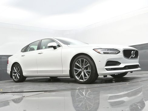 Used 2017 Volvo S90 T5 Momentum w/ Vision Package image 9
