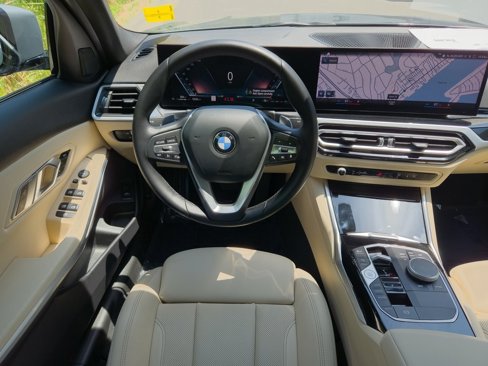 Used 2023 BMW 330i Sedan w/ Driving Assistance Package image 22