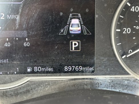 Used 2020 Nissan Versa SV image 30