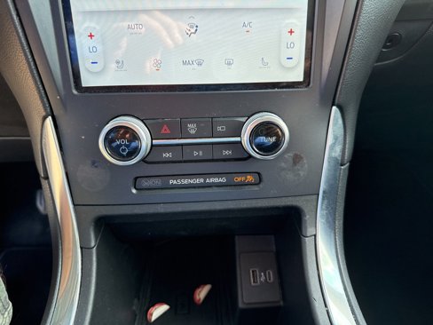 Used 2022 Ford Edge Titanium image 23