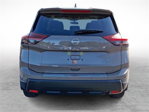 Used 2025 Nissan Rogue SV image 5