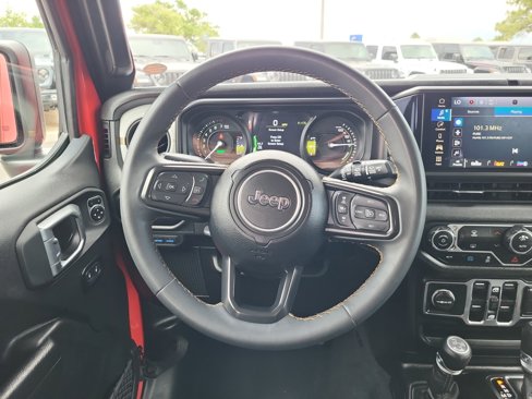 Used 2024 Jeep Wrangler Unlimited image 9