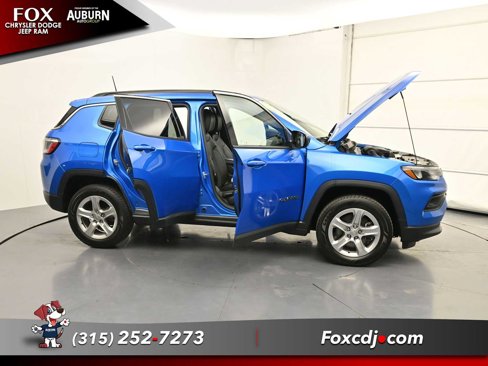 Used 2023 Jeep Compass Latitude w/ Convenience Group image 38