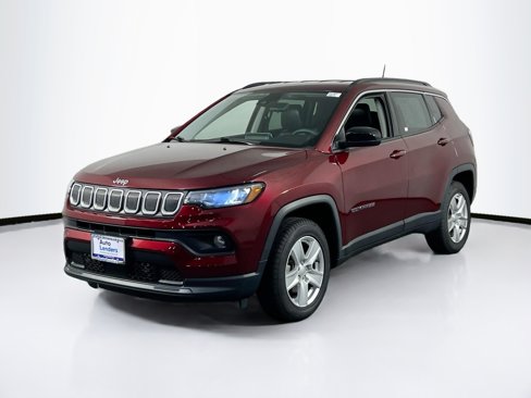 Used 2022 Jeep Compass Latitude image 1